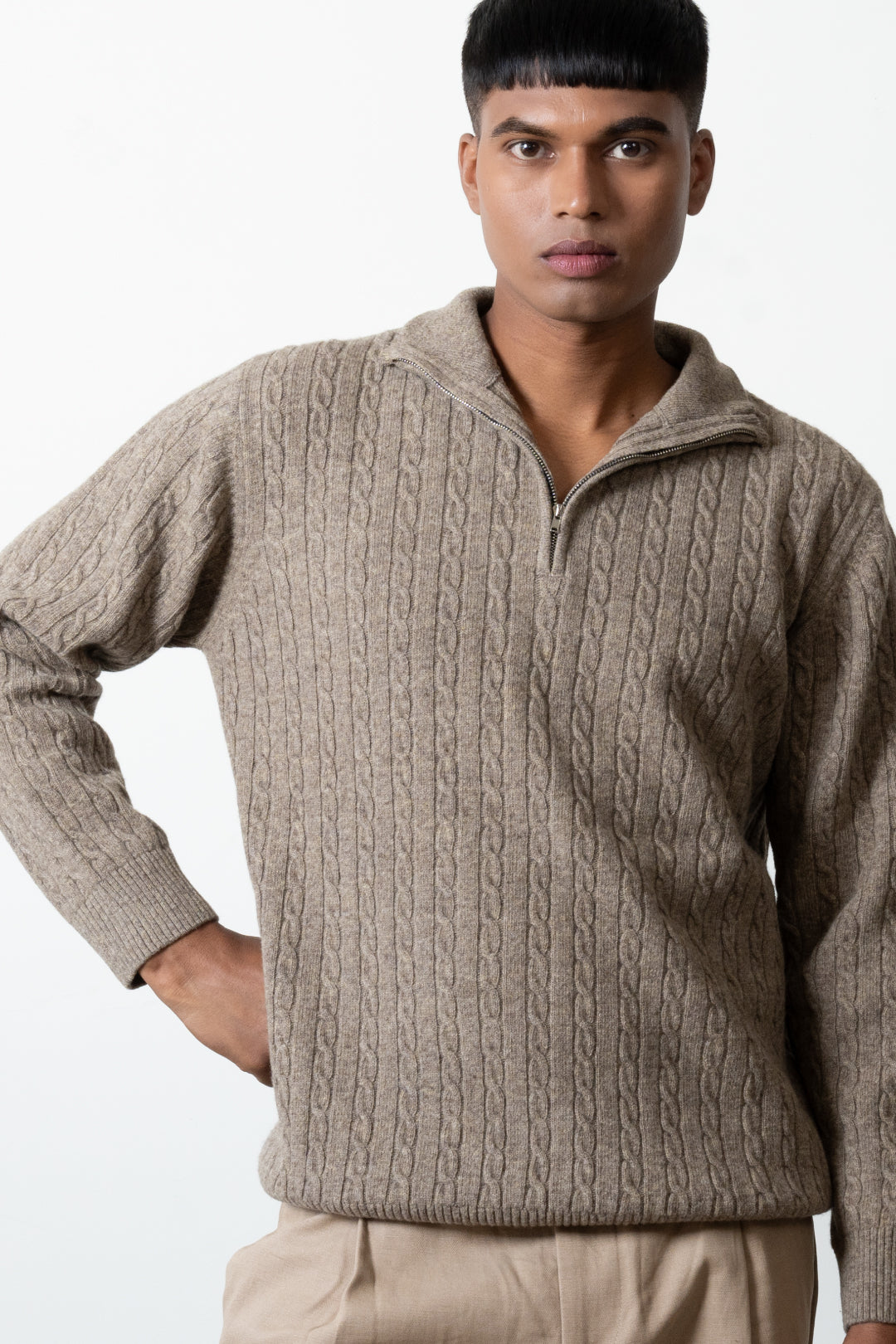 CABLE KNIT LAMBSWOOL QUARTER-ZIP CARIBOU DUST SWEATER