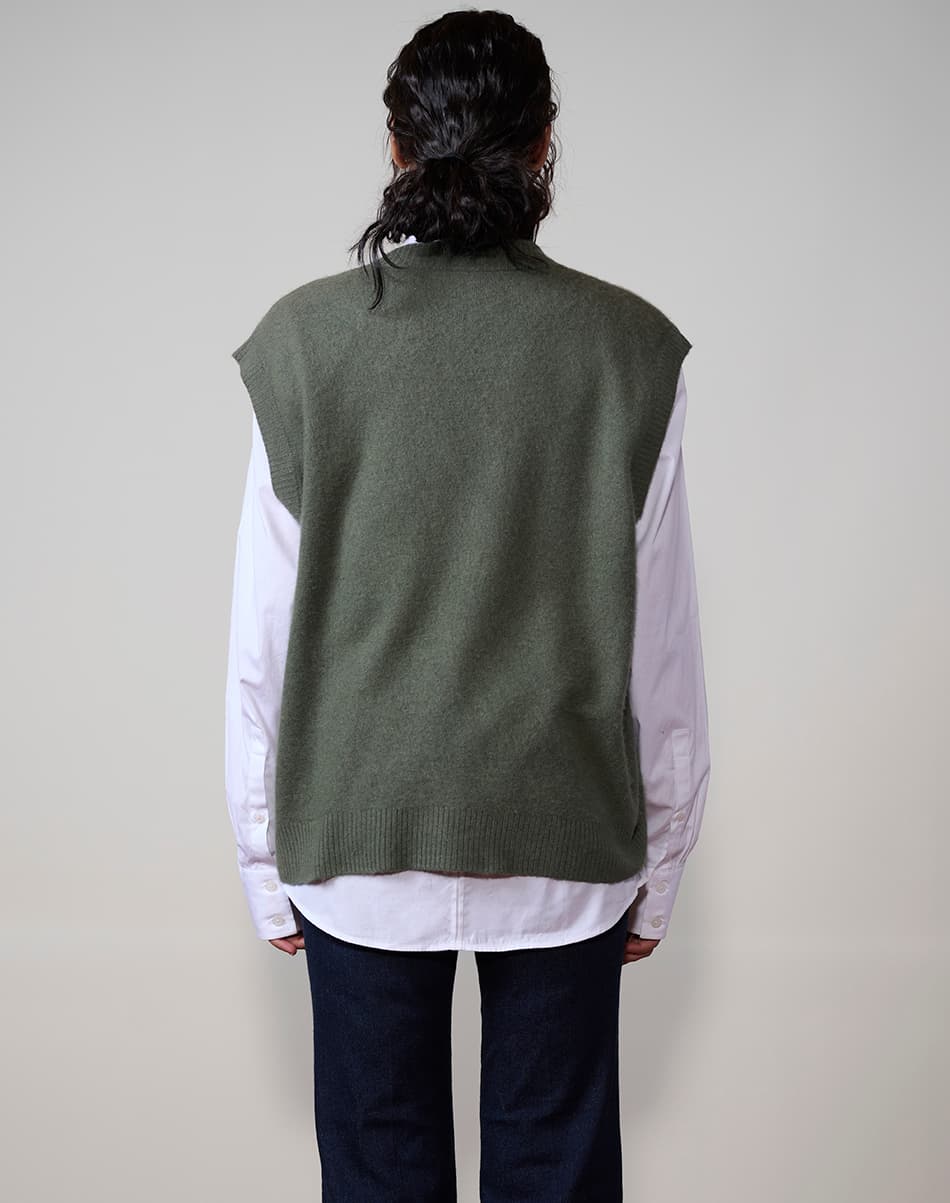 Field Olive Pure Cashmere V-Neck 3