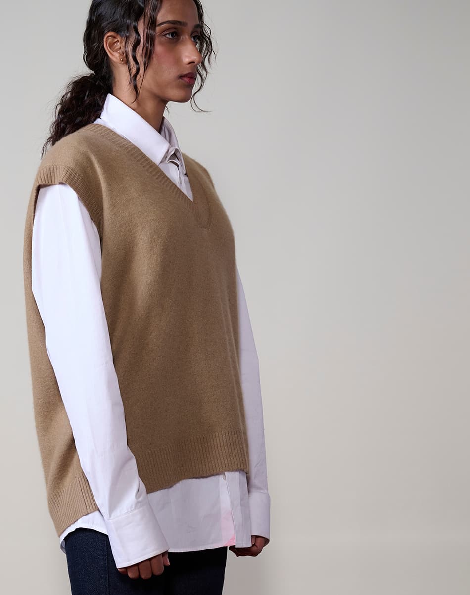 Dune Beige Felted Pure Cashmere V-Neck 2