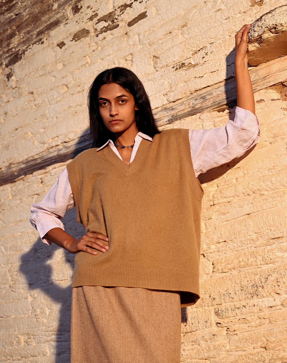 Dune Beige Felted Pure Cashmere V-Neck 4